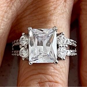 Radiant Solid 925 Sterling Silver Ring with Sparkling Clear Stones